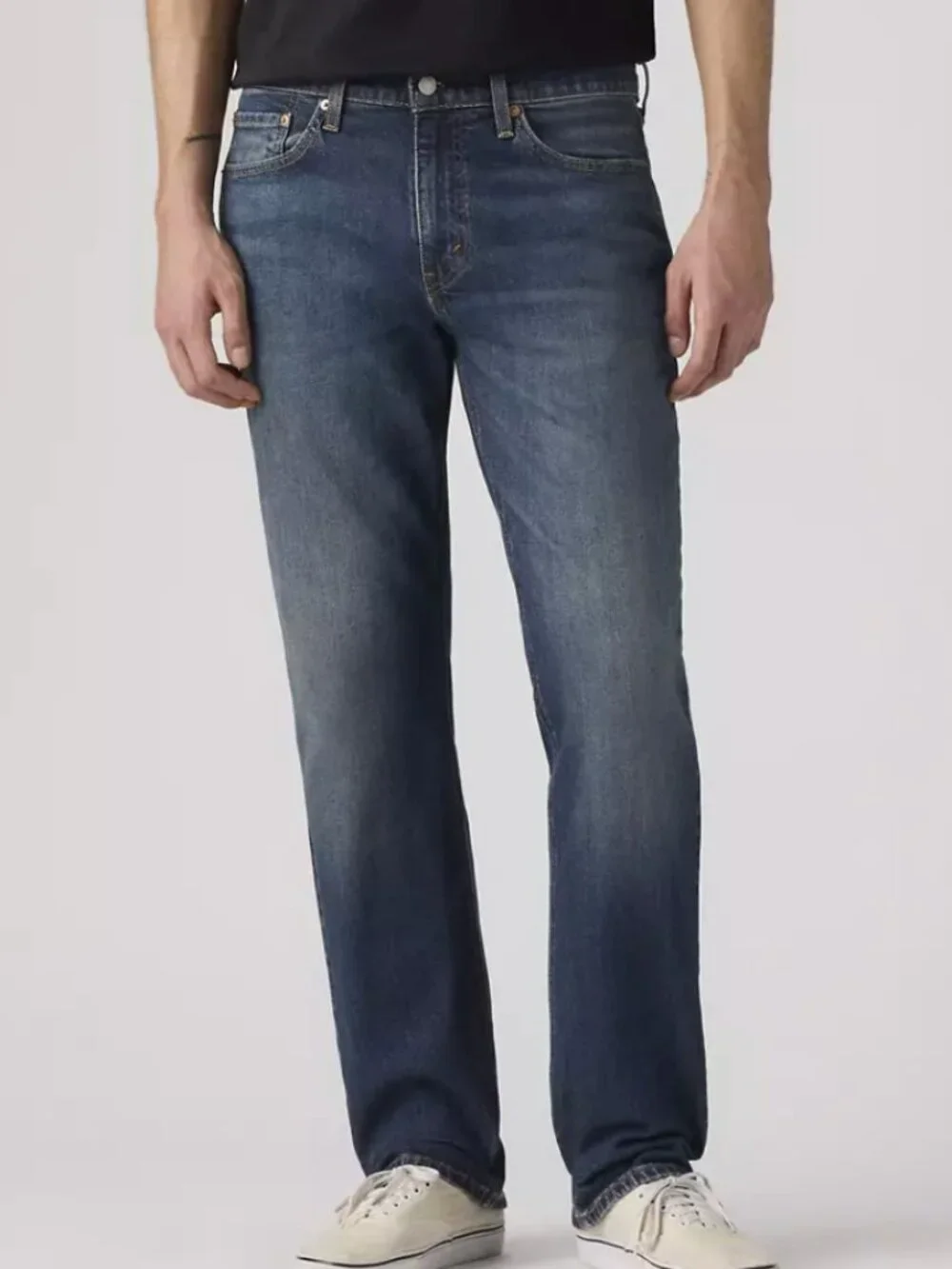Levi's Performance 541 Athletic Taper Jeans - Men's Size 32 x 34. Zipper fly